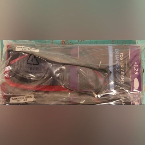 Reading Glasses +1.25 Foster Grant each with case Lot of 3 - NEW - Picture 2 of 5